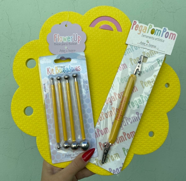 Kit Ferramentas Amarelo (boleador, tapete G, pega pompom) Atelier das Festeiras